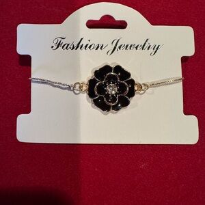 Fashion Jewelry Black and Silver Flower Bracelet